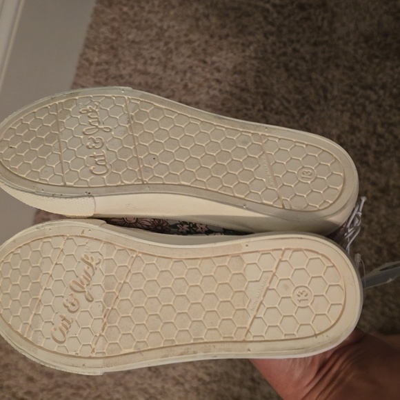 Cat & Jack NWT Girls Floral Canvas Sneakers Size 13 Toddler (Bin 1) - Picture 6 of 7